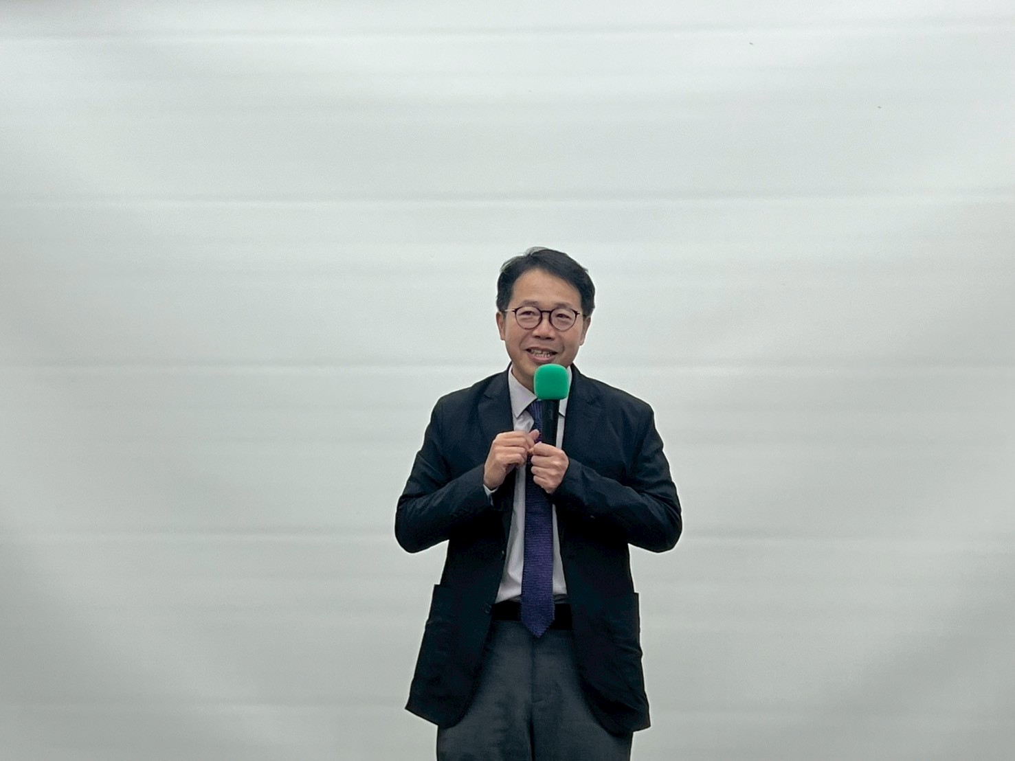 Vice President for International Affairs, Chair Prof. Sun-Yuan Hsieh delivered his welcome remarks and best wishes to new international students.
